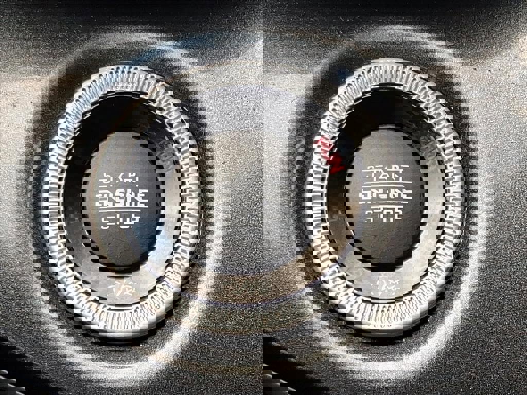 Used 2023 Jeep Grand Cherokee L Laredo w/ Luxury Tech Group I image 22