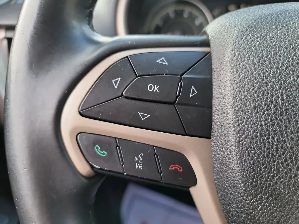 Used 2014 Jeep Cherokee Latitude AWD/4WD image 22