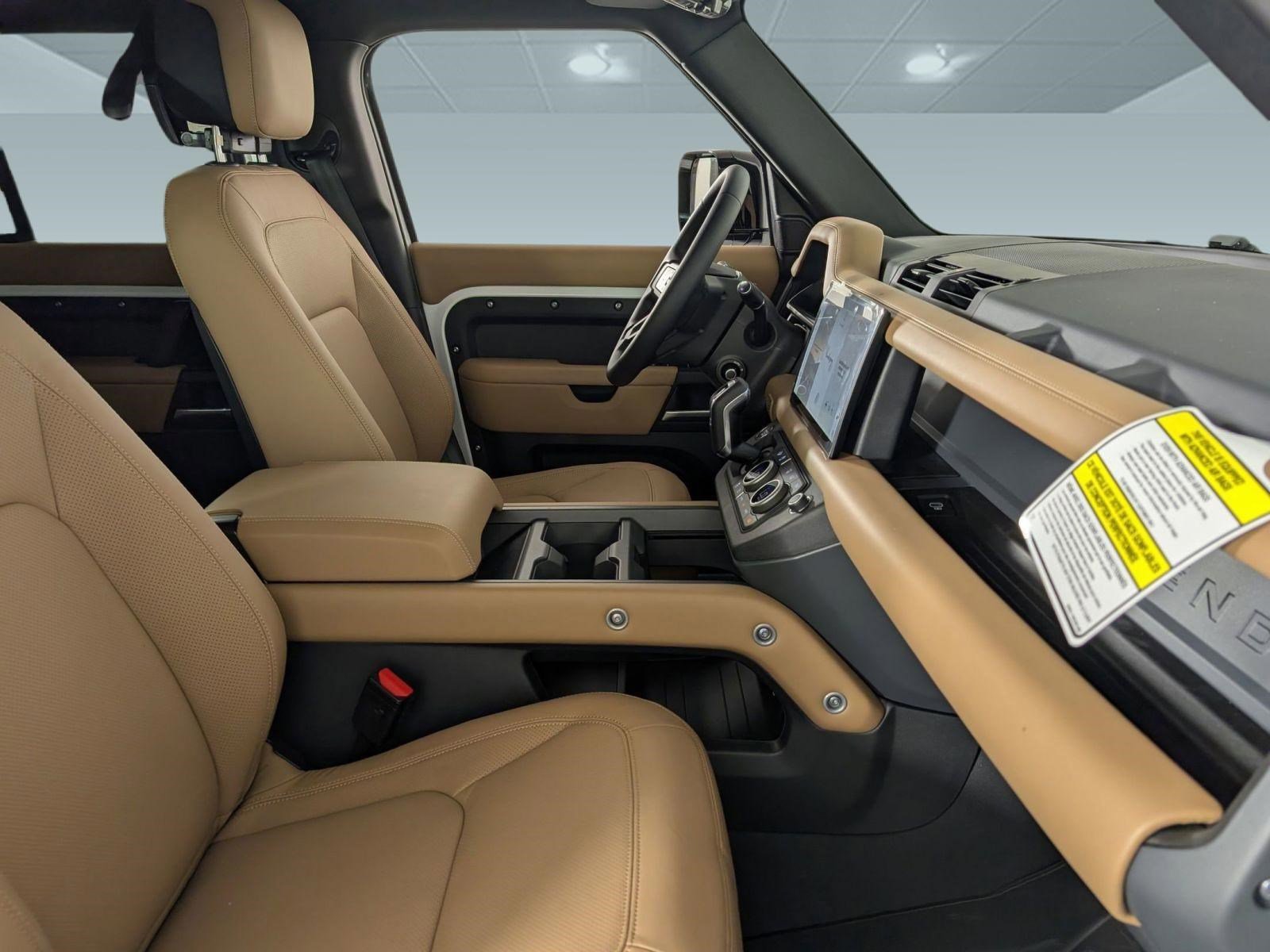 Used 2025 Land Rover Defender 110 S image 13