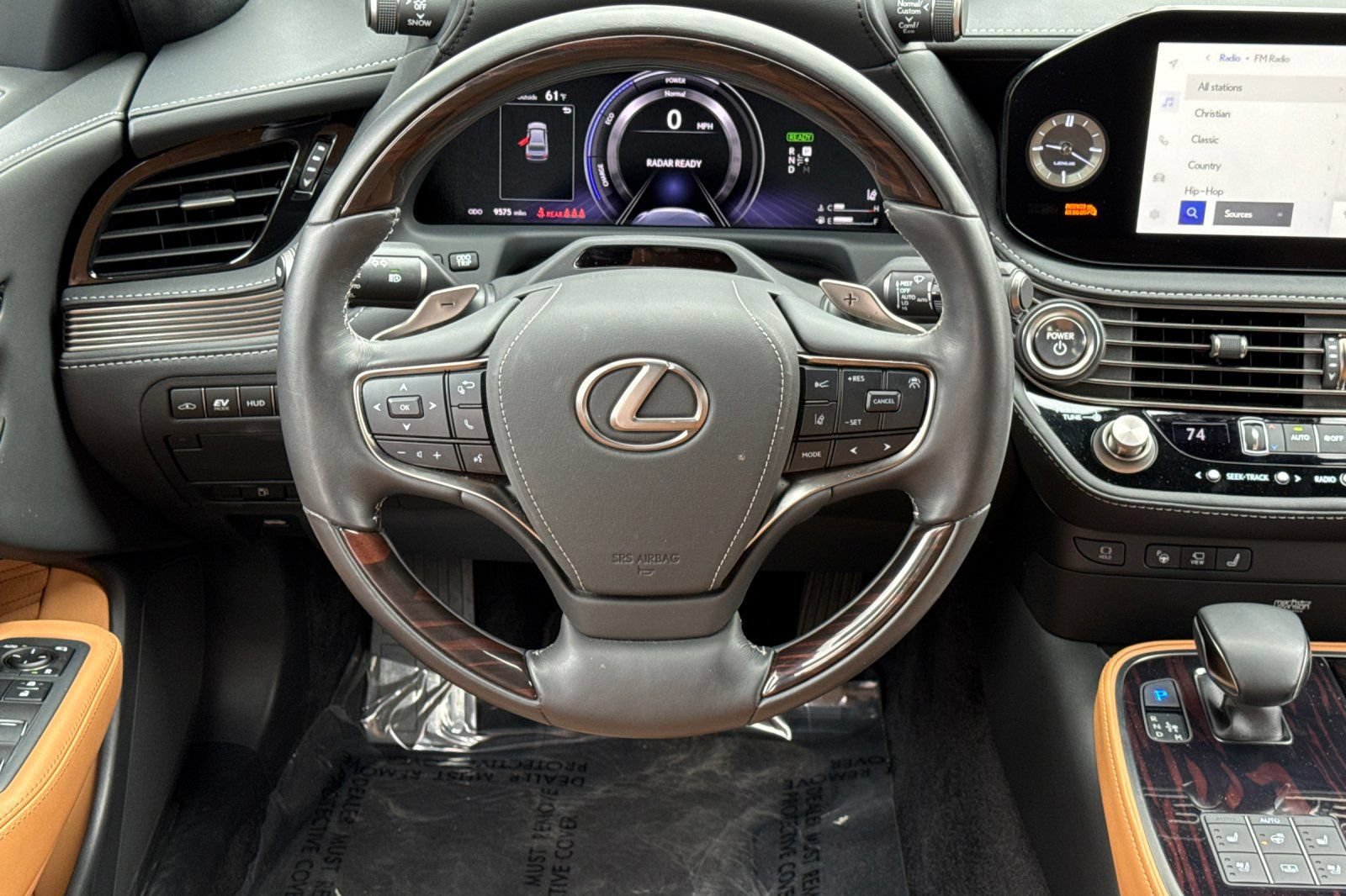Certified 2023 Lexus LS 500h AWD w/ Luxury Package image 16