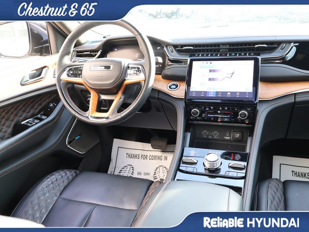 Used 2024 Jeep Grand Cherokee L Summit AWD/4WD image 14