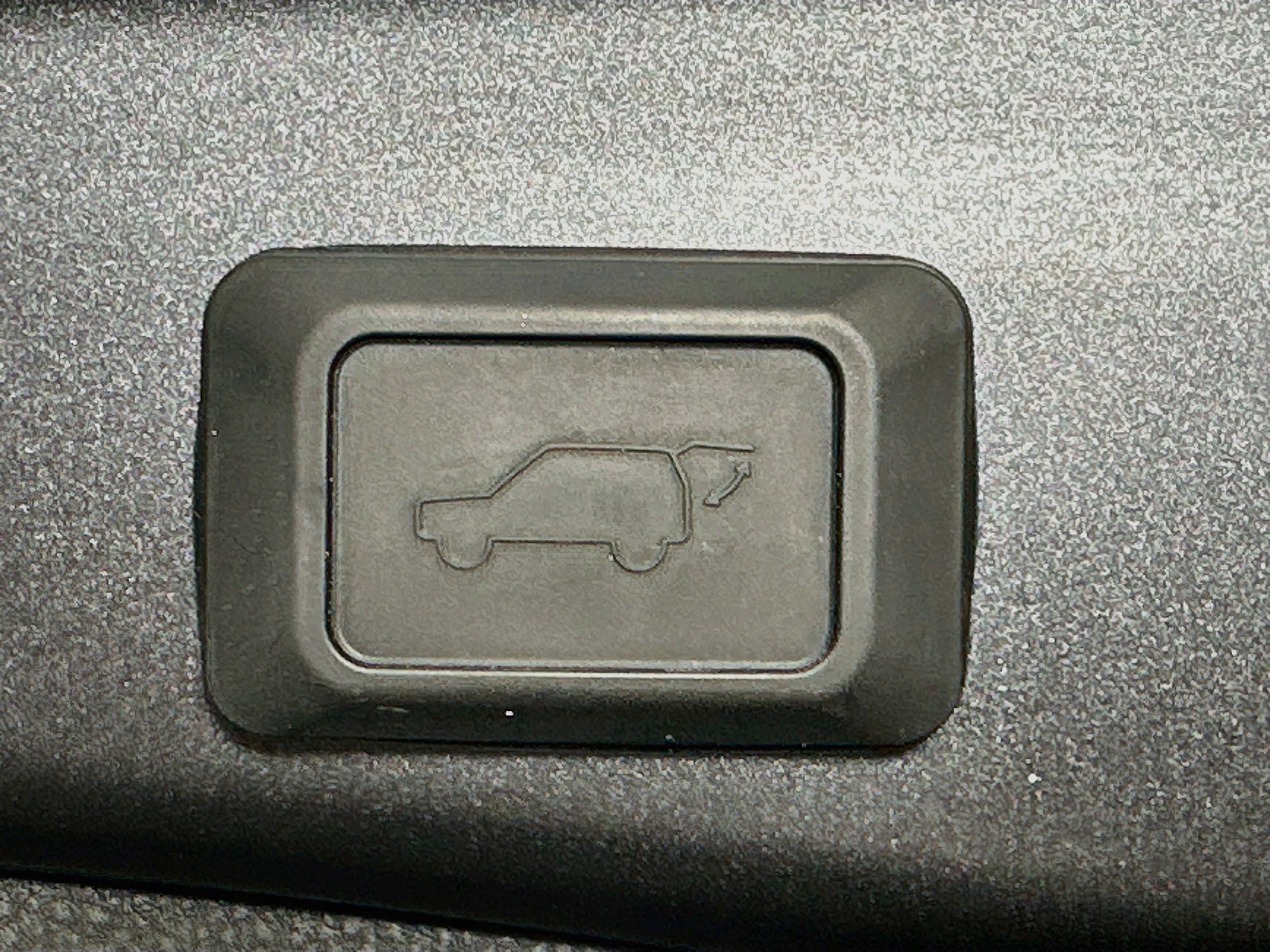 Used 2025 Toyota RAV4 XLE Premium FWD image 28