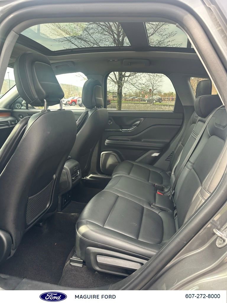 Used 2022 Lincoln Corsair Reserve w/ Equipment Group 201A image 11