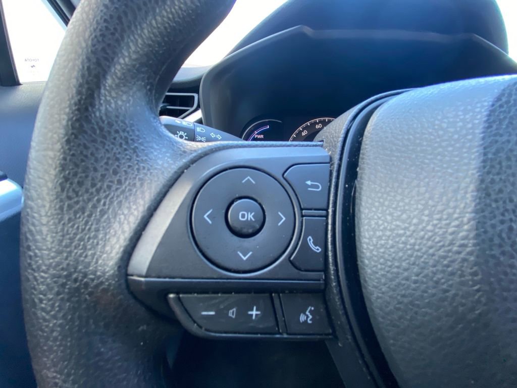 Used 2025 Toyota RAV4 XLE AWD/4WD image 19