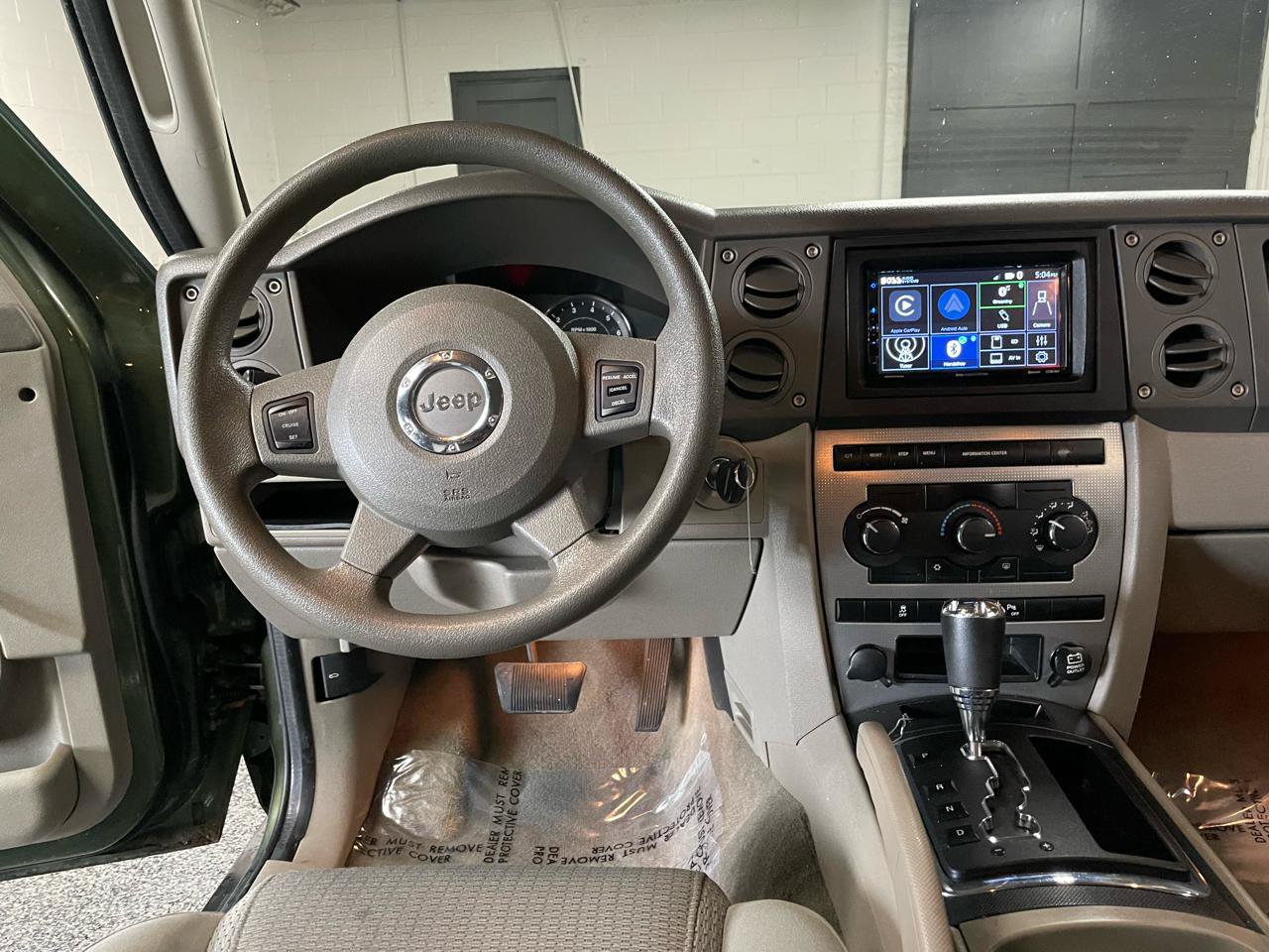 Used 2007 Jeep Commander Sport AWD/4WD image 14