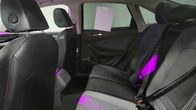 Used 2025 Volkswagen Jetta SE image 17