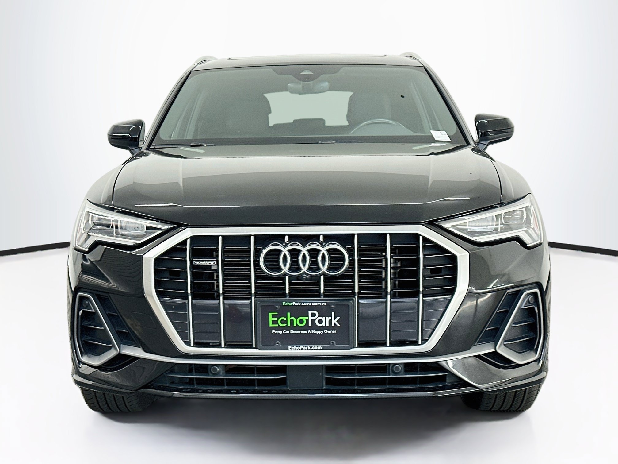 Used 2023 Audi Q3 2.0T Premium Plus w/ Premium Plus Package AWD/4WD image 2