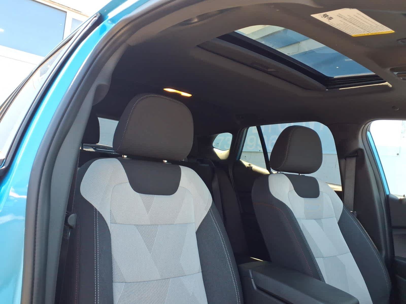 Used 2026 Chevrolet Trax RS w/ Sunroof Package FWD image 23