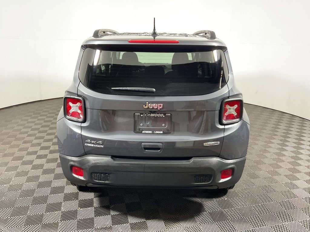 Used 2022 Jeep Renegade Latitude AWD/4WD image 14