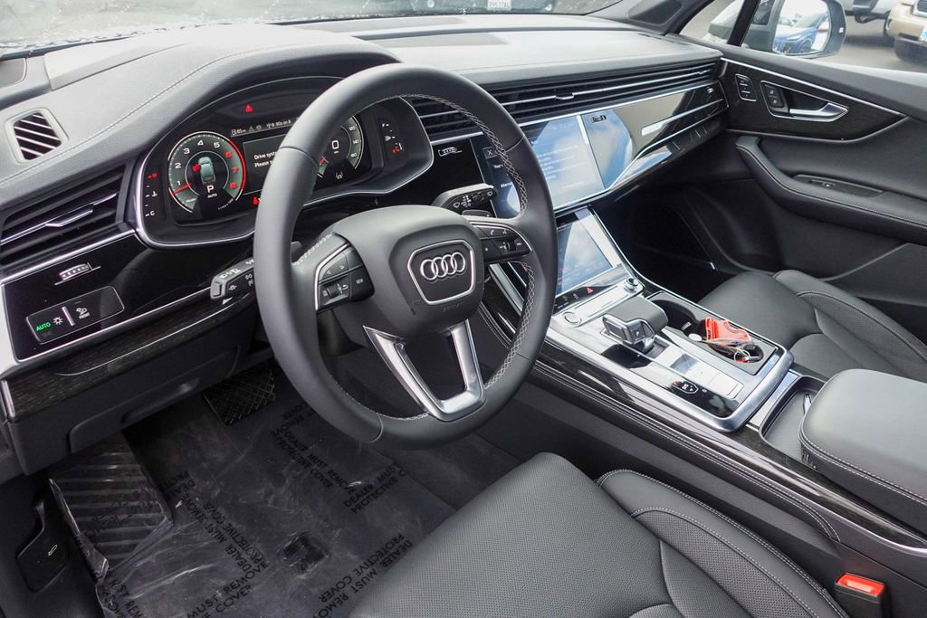 New 2025 Audi Q7 3.0T Prestige image 12