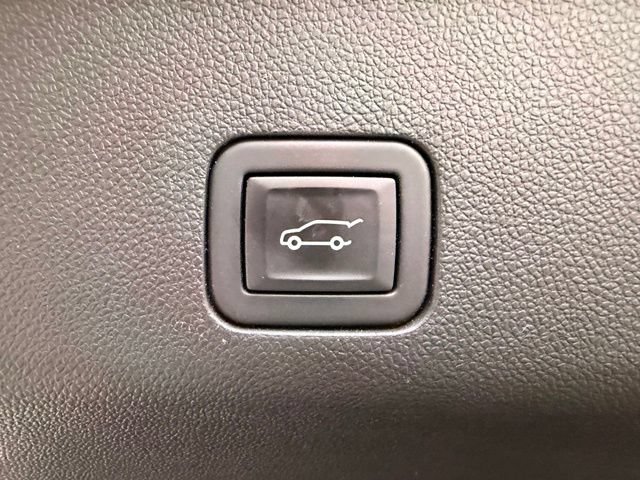 Used 2024 GMC Yukon SLT w/ SLT Luxury Package AWD/4WD image 10
