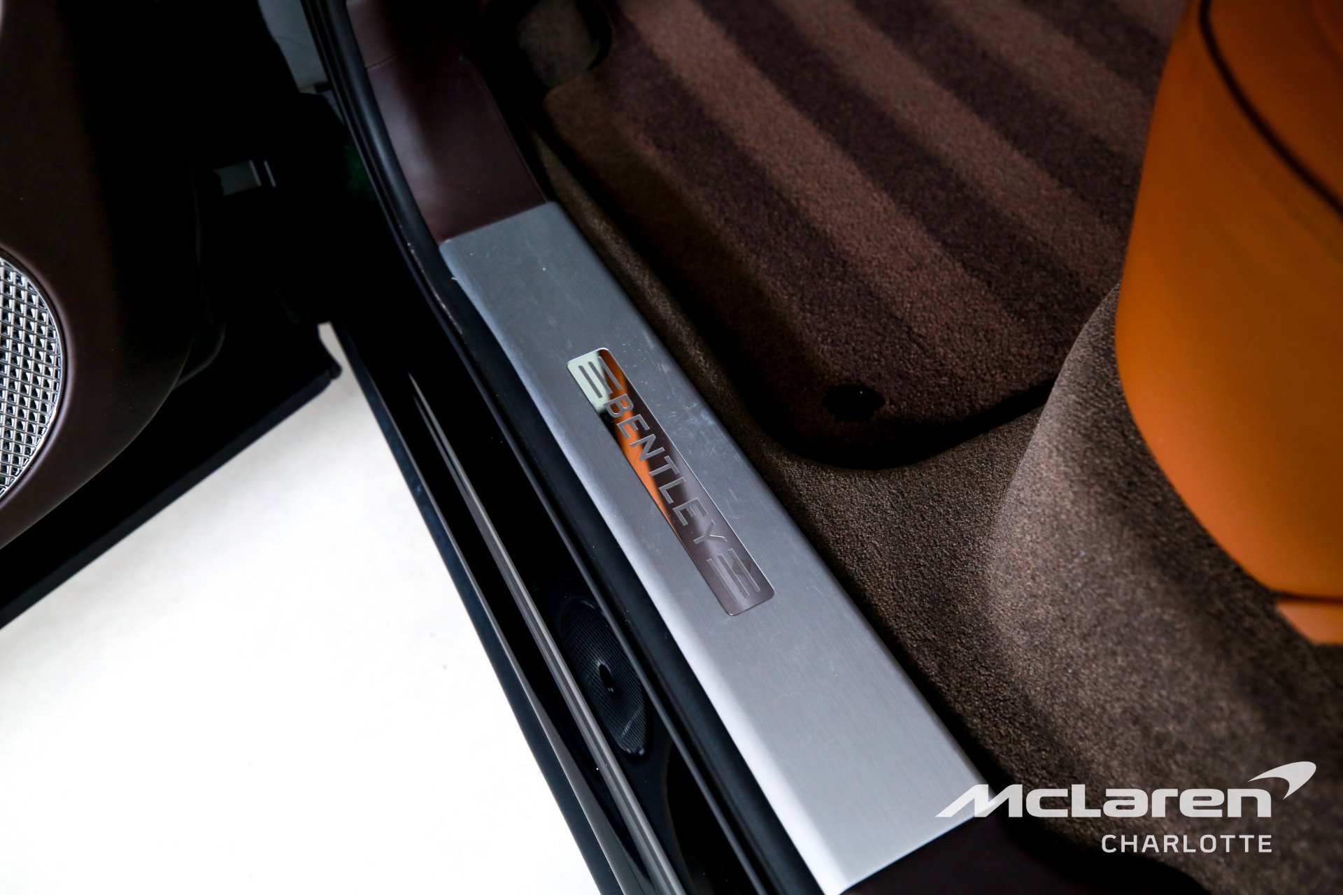 Used 2023 Bentley Bentayga Extended Wheelbase image 22