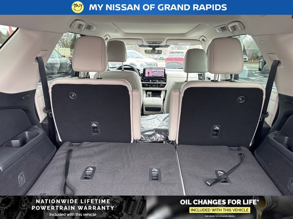 New 2026 Nissan Pathfinder SL image 8