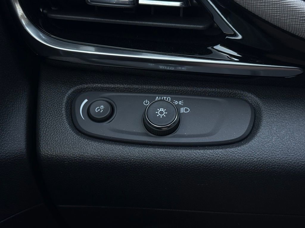 Used 2024 Buick Envista Avenir image 22