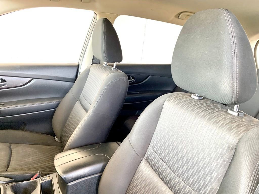 Used 2020 Nissan Rogue SV w/ Premium Package FWD image 12