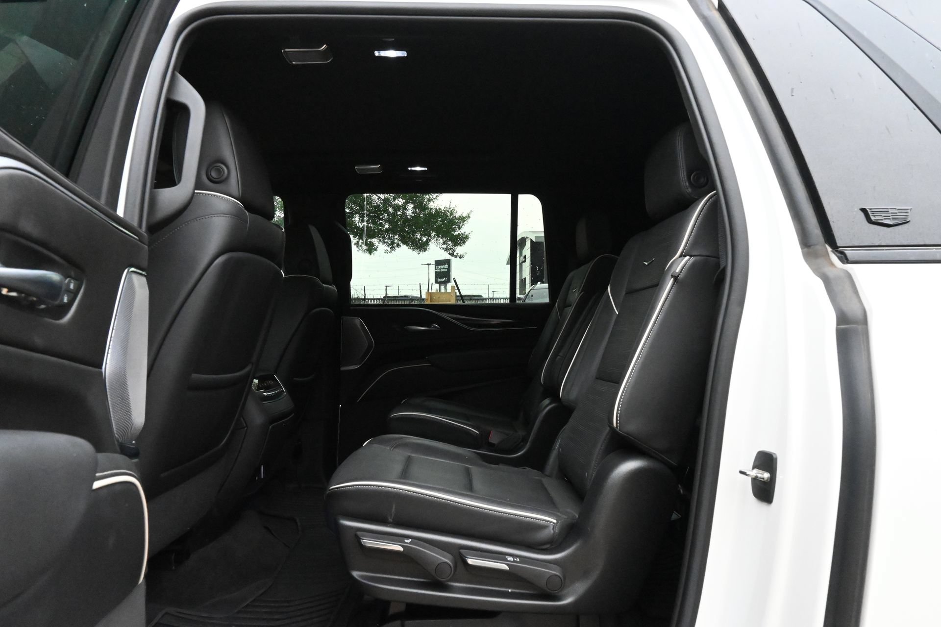 Certified 2023 Cadillac Escalade ESV Sport w/ Touring Package AWD/4WD image 18