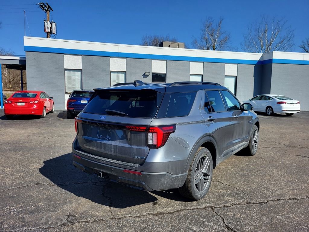 New 2026 Ford Explorer ST-Line w/ ST-Line Street Pack AWD/4WD image 3