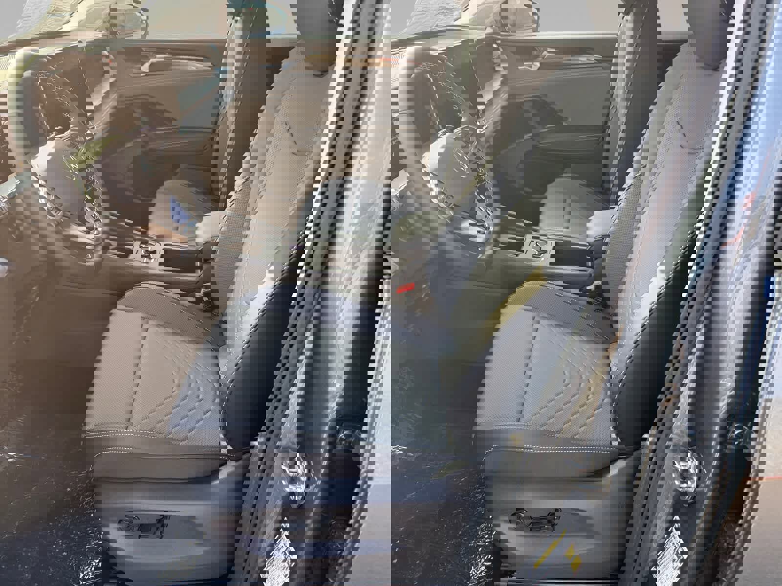 New 2025 Volkswagen Tiguan SE image 15