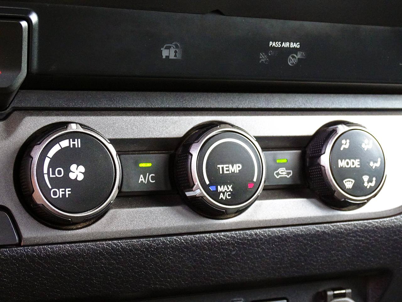 Used 2019 Toyota Tacoma TRD Sport w/ Technology Package AWD/4WD image 30