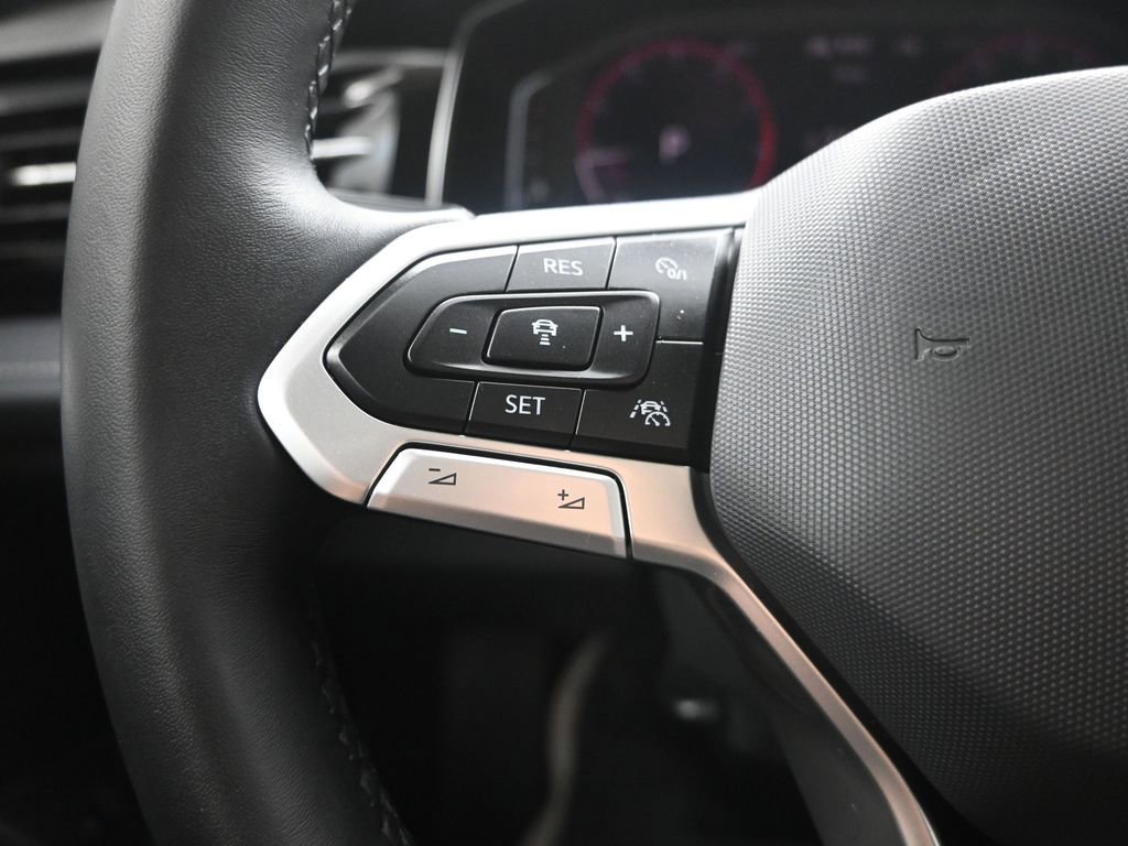 Used 2025 Volkswagen Jetta SEL image 23