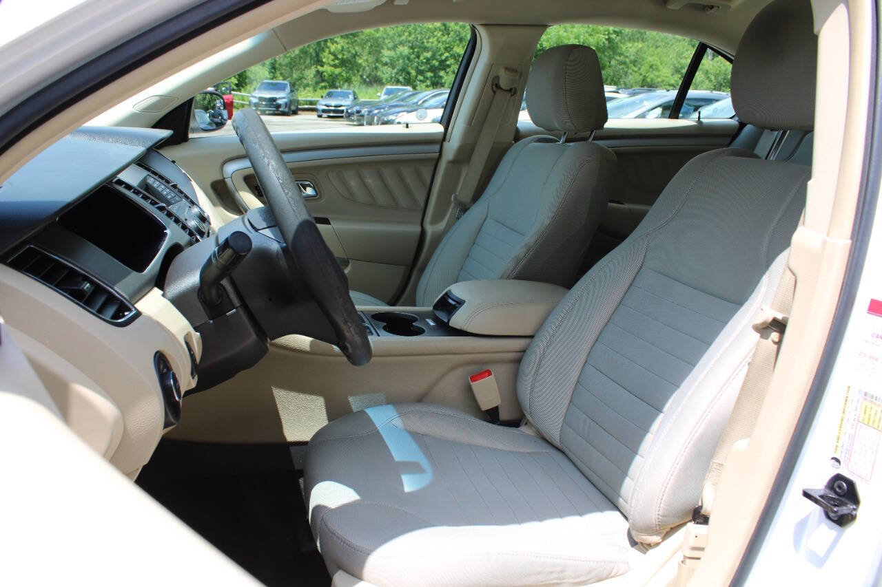 Used 2018 Ford Taurus SE FWD image 23