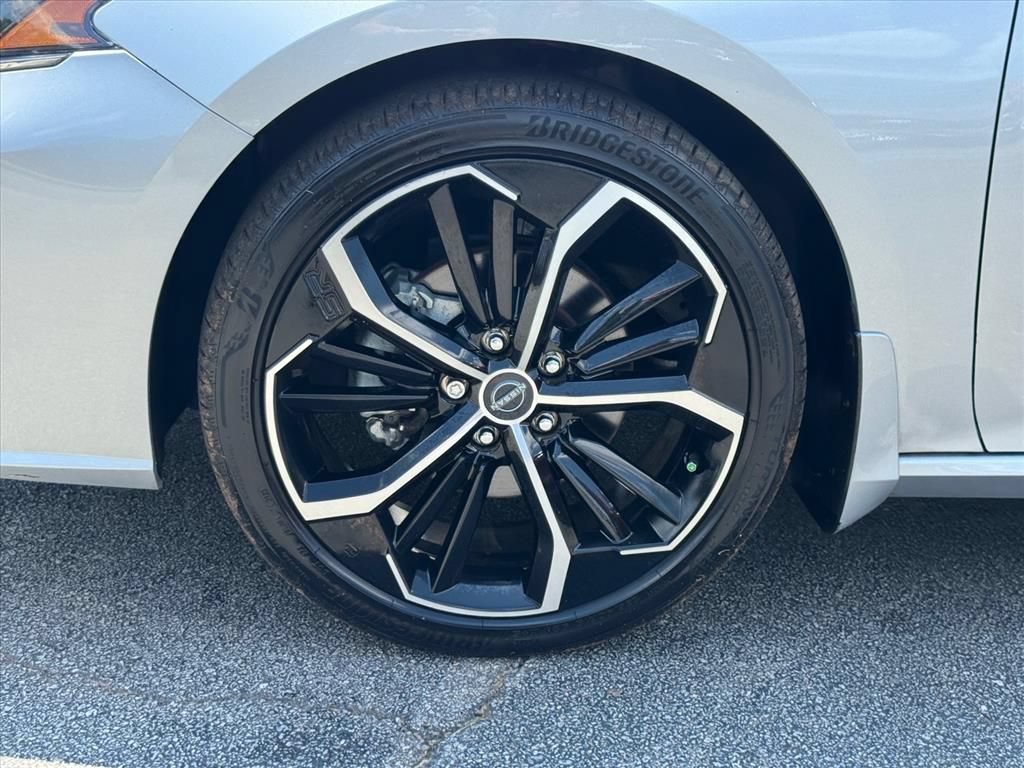 Certified 2024 Nissan Altima 2.5 SR FWD image 9