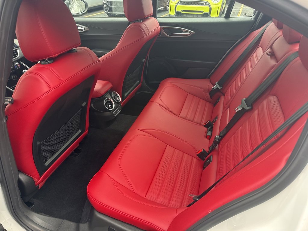 New 2025 Alfa Romeo Giulia AWD w/ Veloce Package AWD image 16