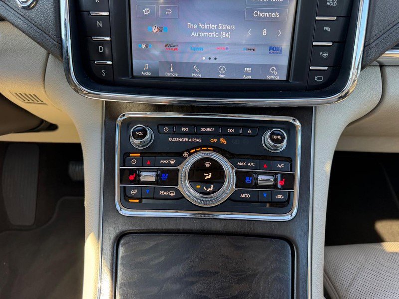 Used 2020 Lincoln Continental Reserve w/ Luxury Package image 18