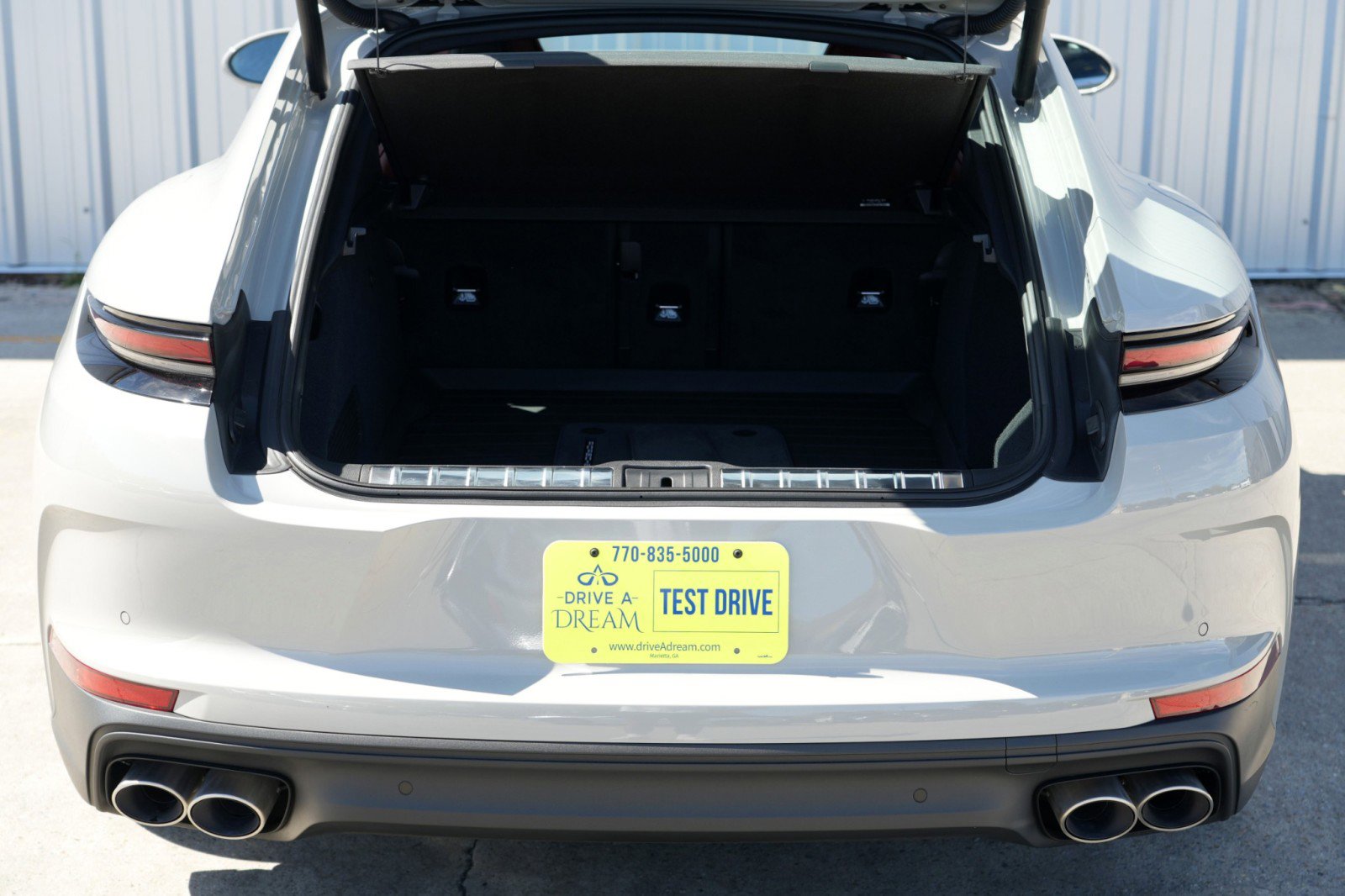 Used 2025 Porsche Panamera 4S w/ Premium Package image 10