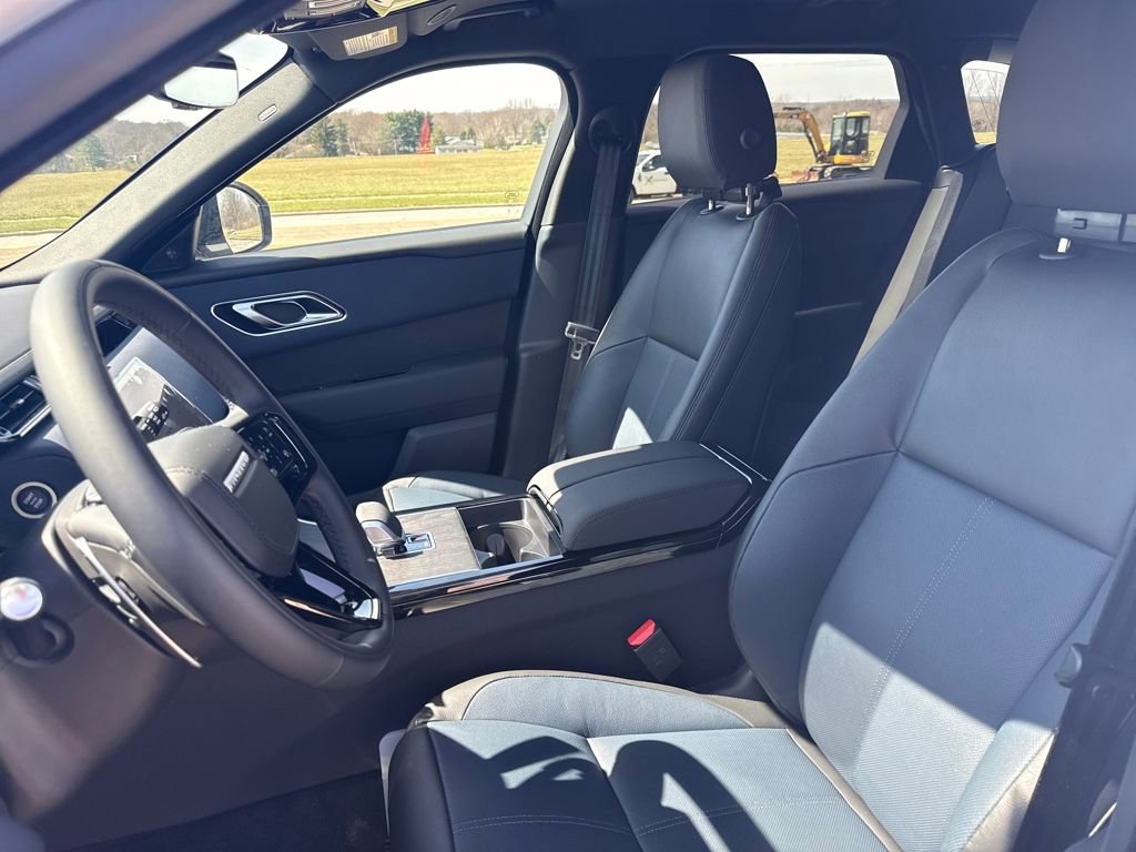 New 2026 Land Rover Range Rover Velar Dynamic SE image 11