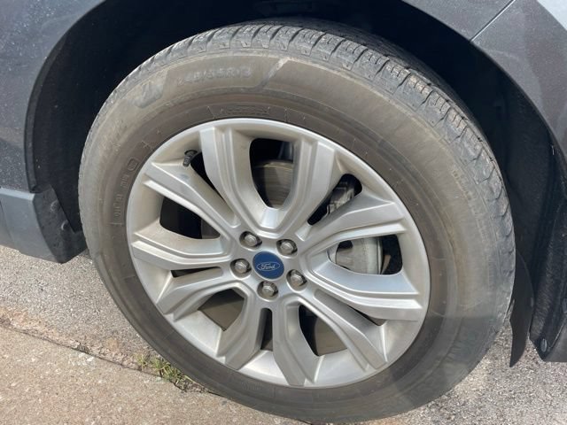 Certified 2020 Ford Edge Titanium FWD image 5