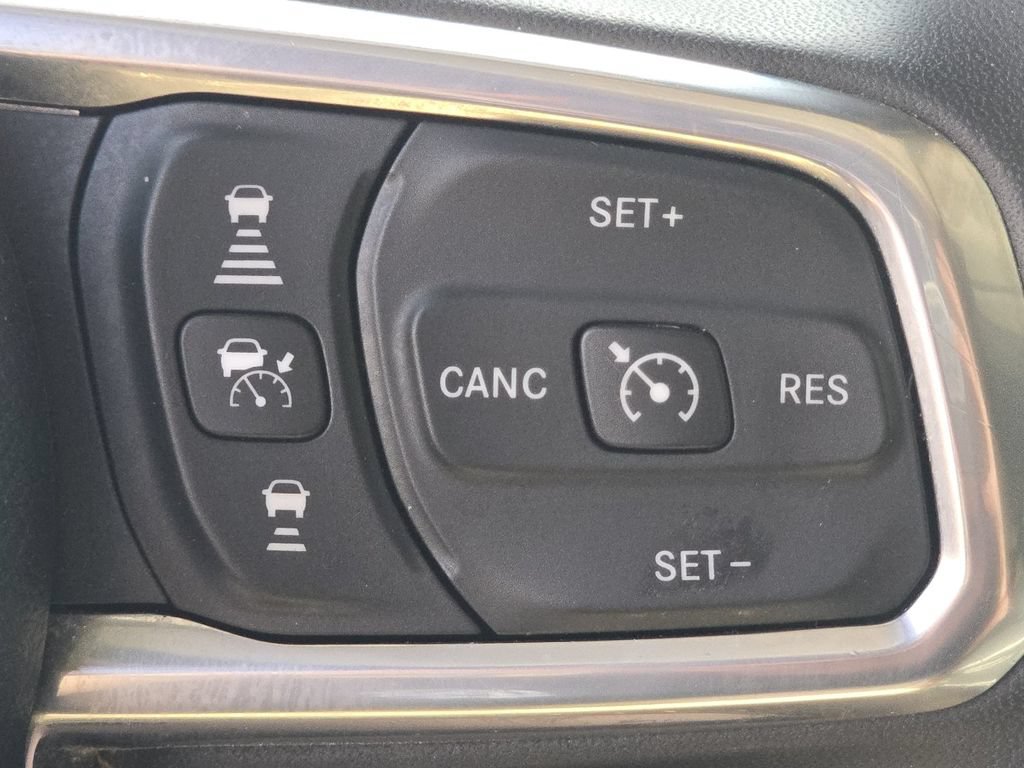 Used 2024 Jeep Wrangler Unlimited Sahara AWD/4WD image 31