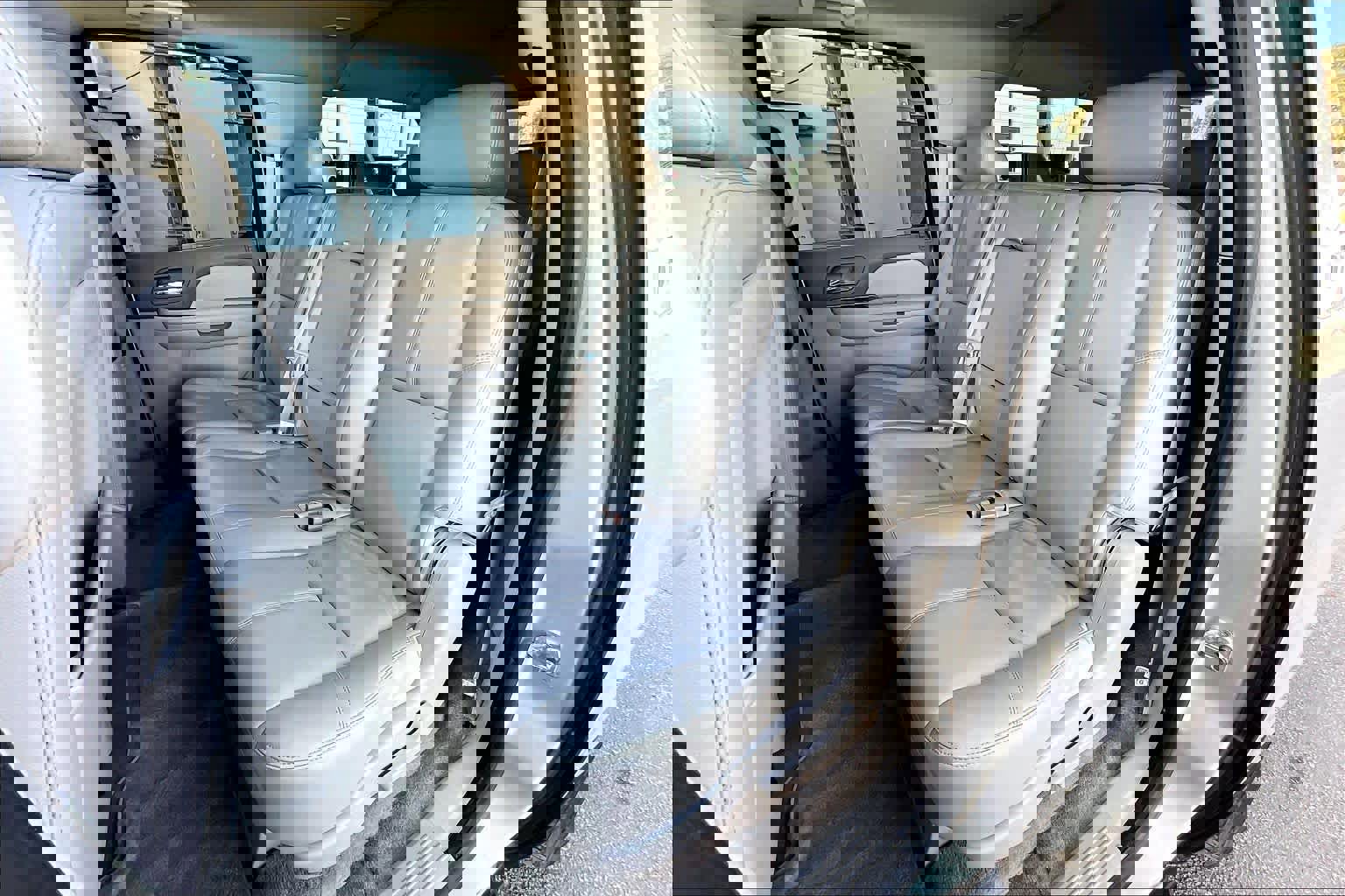 Used 2010 Chevrolet Suburban LT image 20