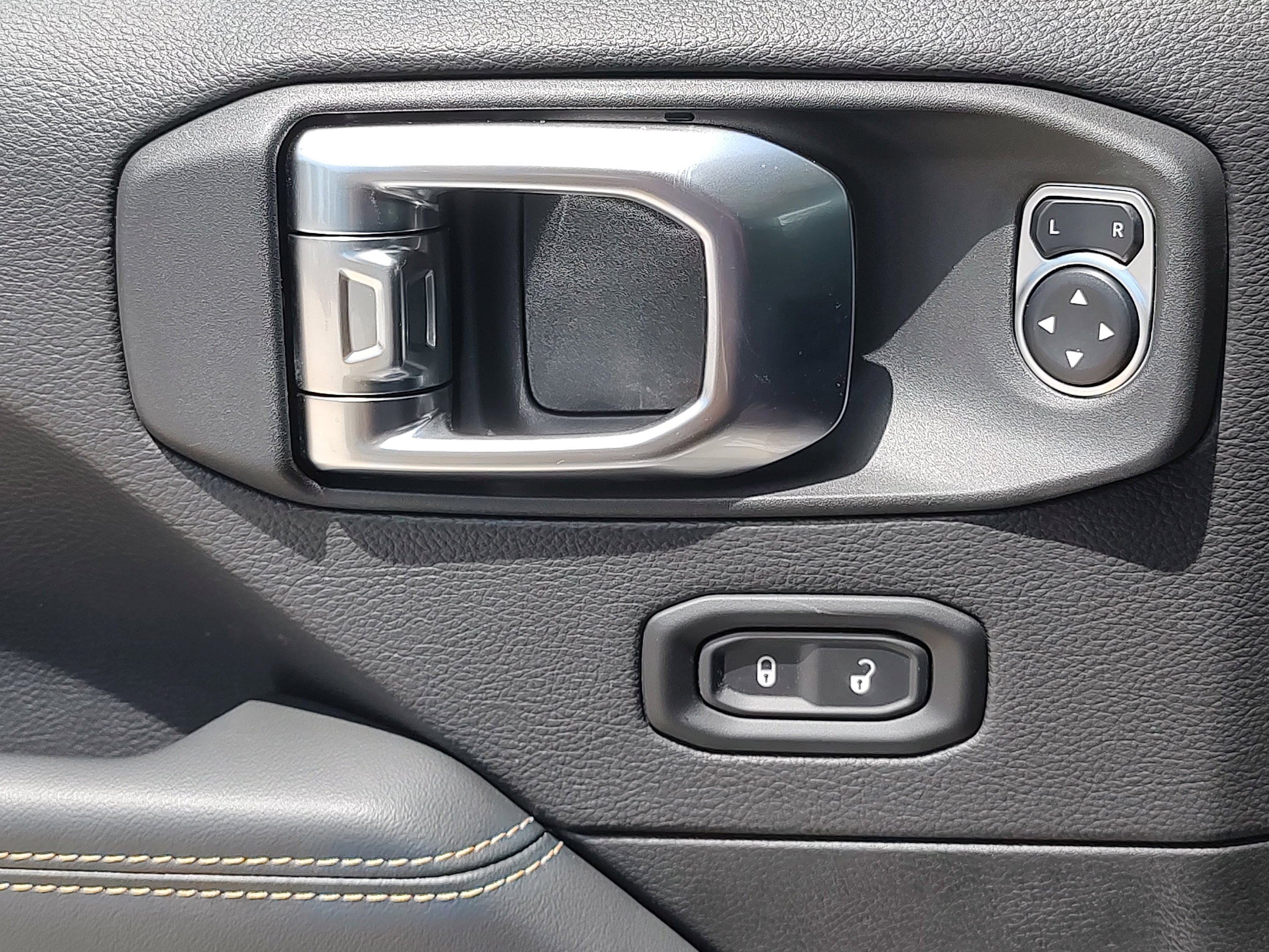 New 2026 Jeep Gladiator Mojave AWD/4WD image 25