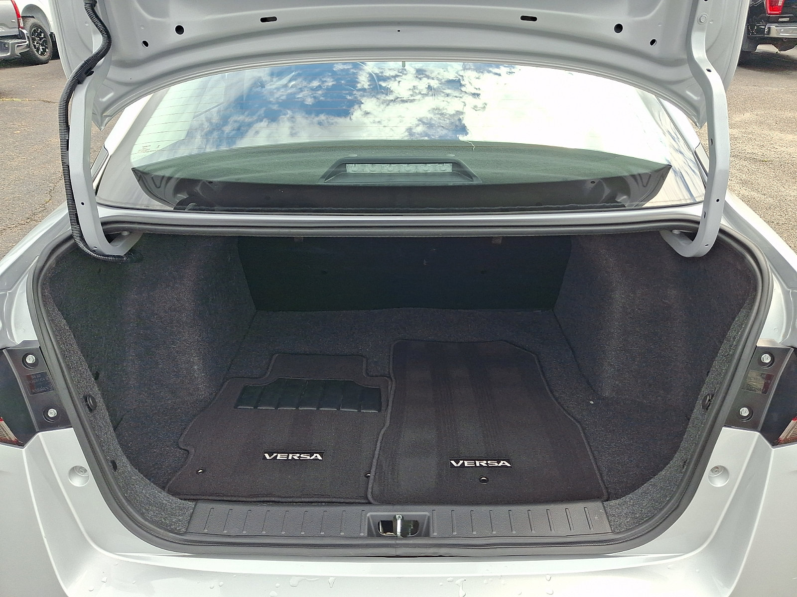 Used 2023 Nissan Versa S w/ Trunk Package FWD image 27