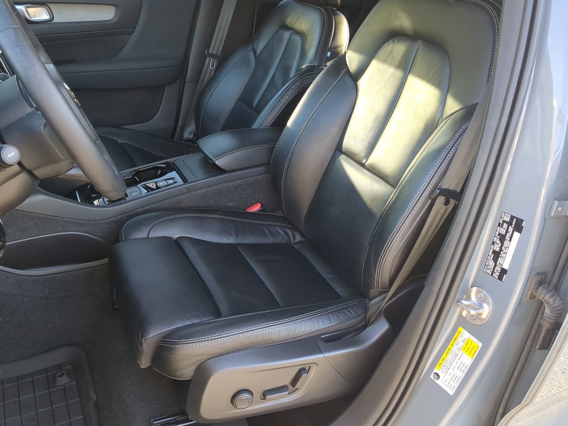 Used 2023 Volvo XC40 B5 Plus w/ Protection Package Premier AWD/4WD image 57