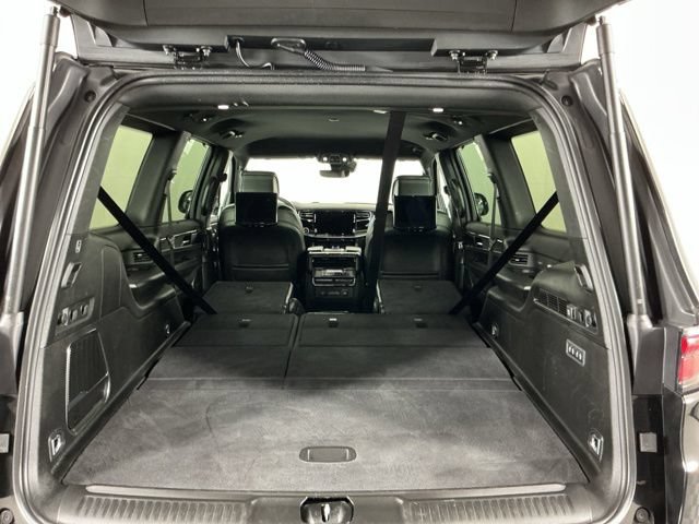 Used 2022 Jeep Wagoneer Series III w/ Rear Seat Entertainment Group AWD/4WD image 32