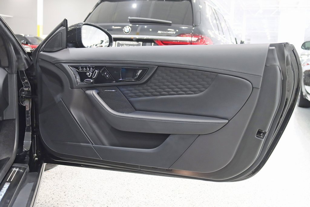 Used 2023 Jaguar F-TYPE R image 33