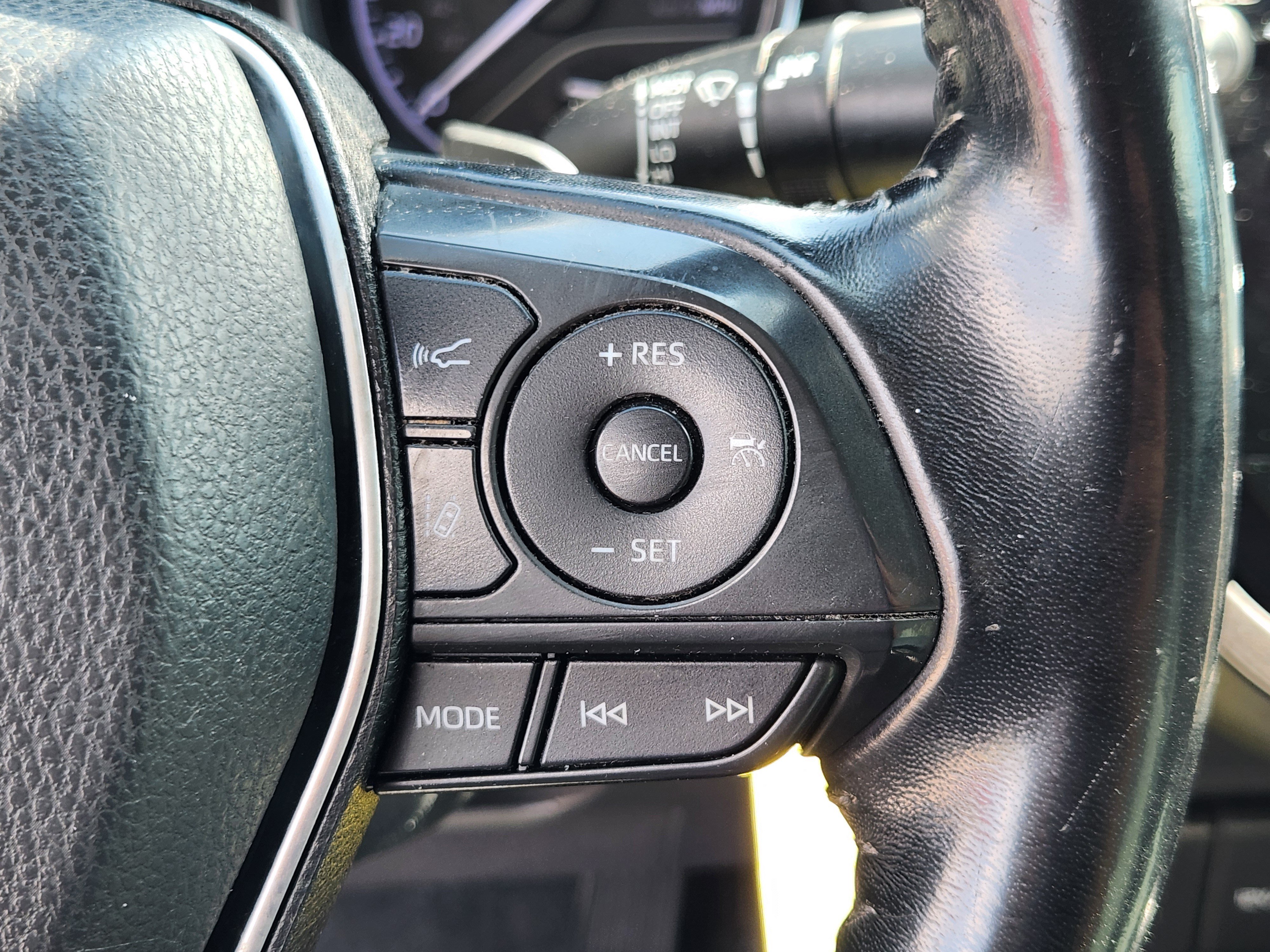 Used 2019 Toyota Camry SE FWD image 22
