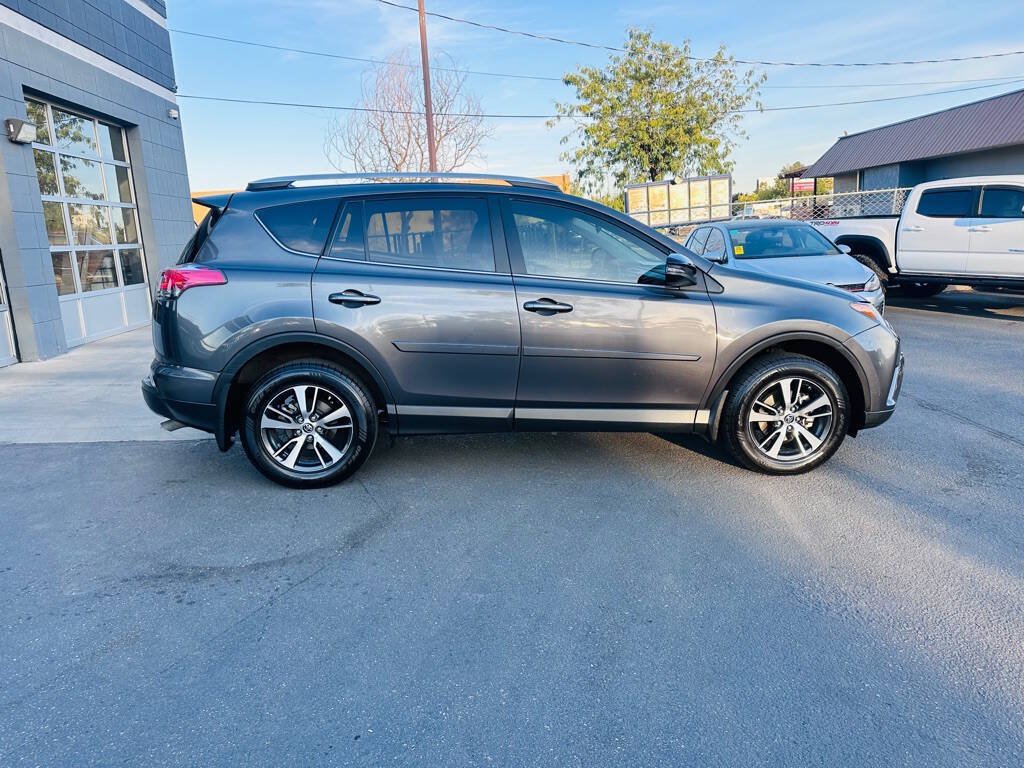 Used 2016 Toyota RAV4 XLE AWD/4WD image 8