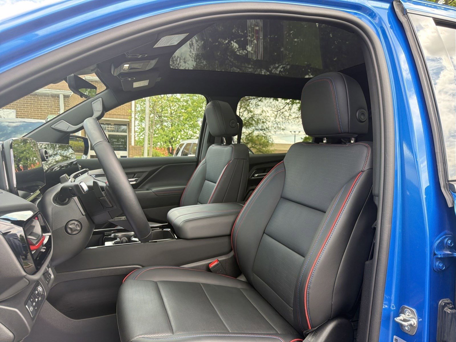 Used 2025 Chevrolet Silverado EV RST image 21