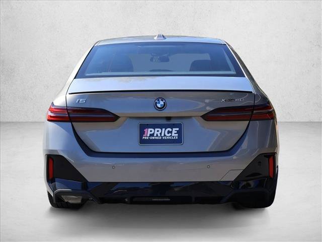 Used 2025 BMW i5 xDrive40 w/ M Sport Package AWD/4WD image 9