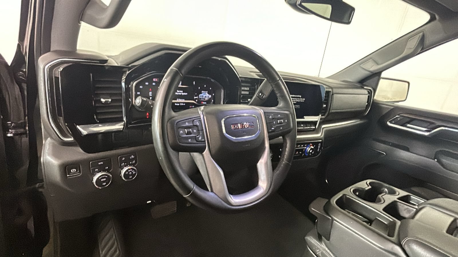Used 2024 GMC Sierra 1500 SLT AWD/4WD image 17