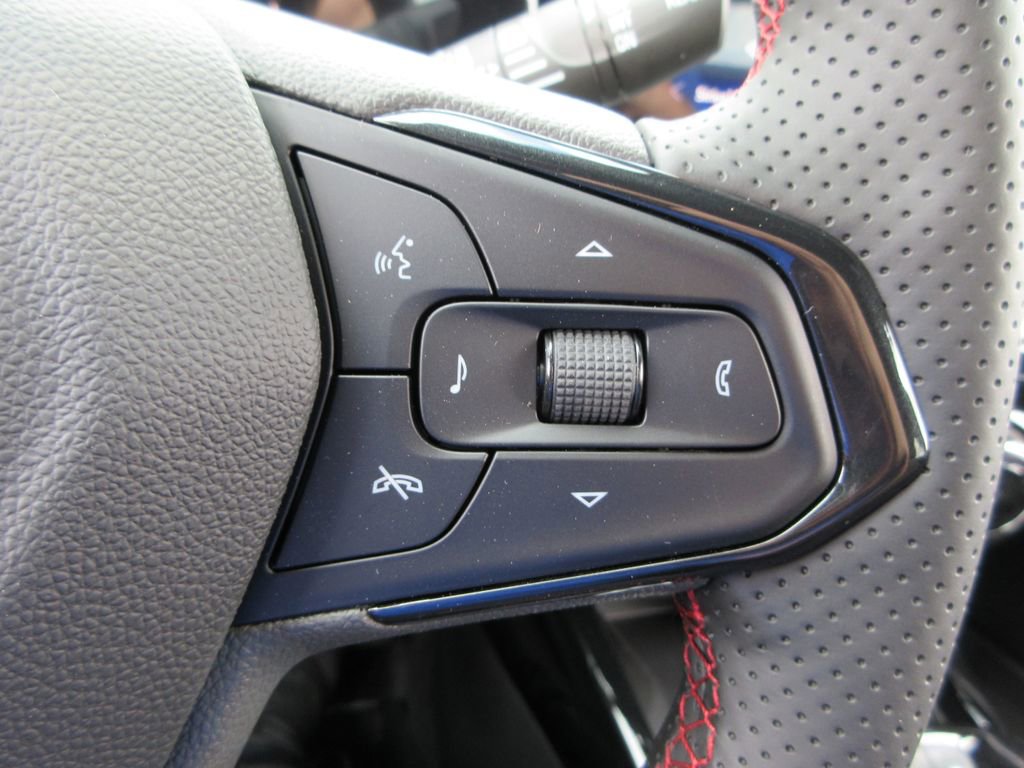 New 2026 Chevrolet Trax RS w/ Sunroof Package FWD image 26