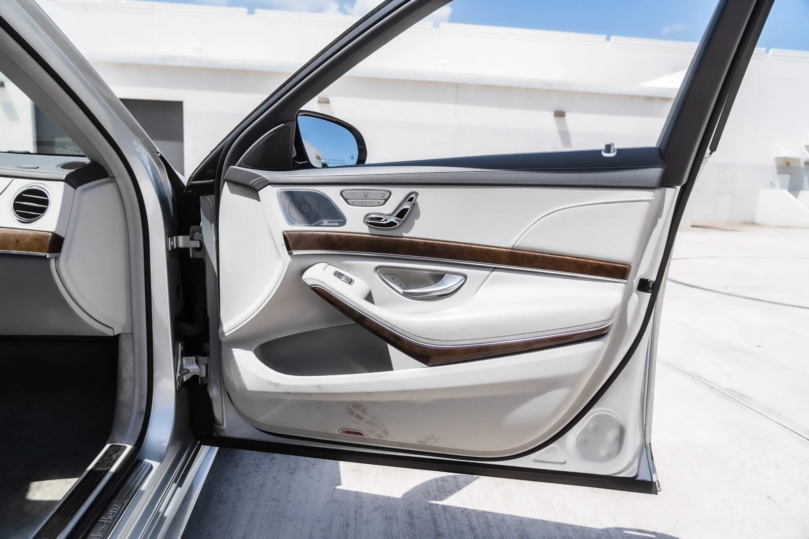 Used 2016 Mercedes-Benz S 550 Sedan image 23
