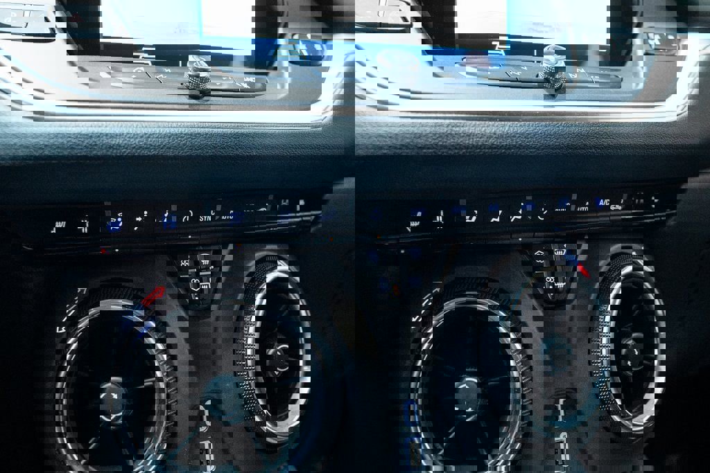 Used 2020 Chevrolet Blazer LT image 27