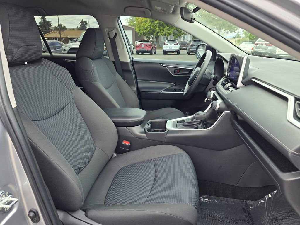 Used 2023 Toyota RAV4 LE image 12