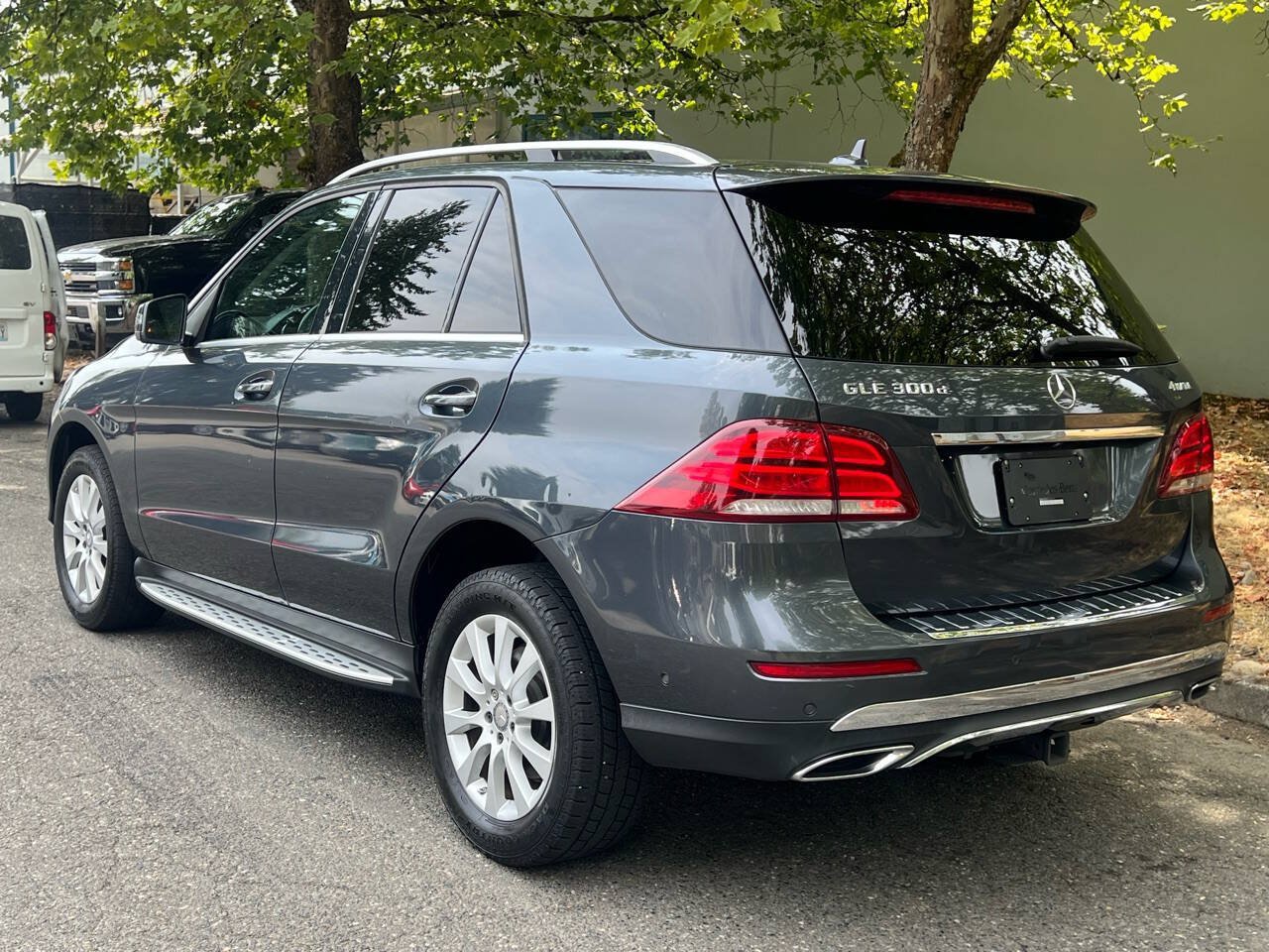 Used 2016 Mercedes-Benz GLE 300d 4MATIC image 3