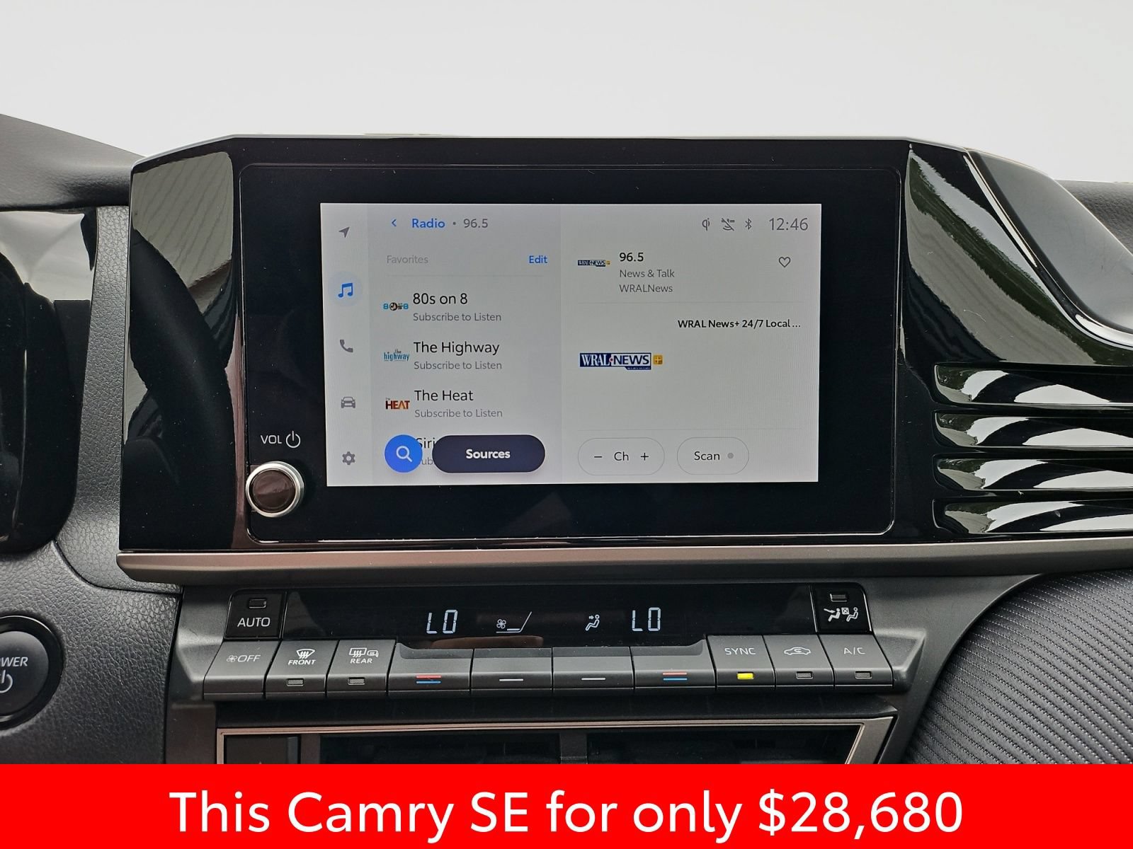 Used 2025 Toyota Camry SE FWD image 27