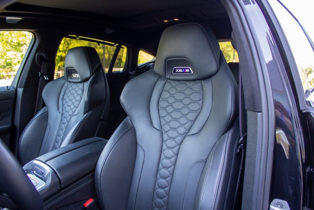 Used 2025 BMW X6 M Competition w/ Executive Package image 12